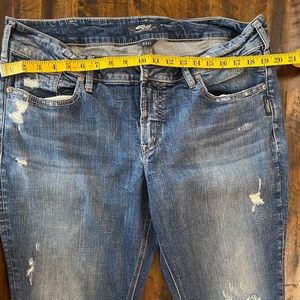 Like New! Silver Brand Cropped Jeans